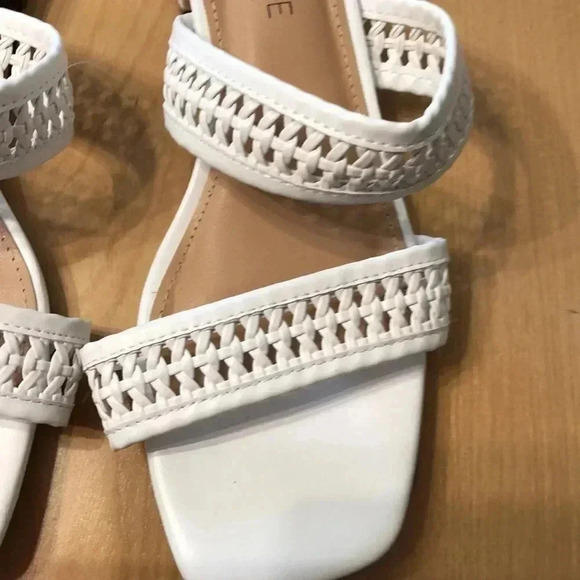 Rachel Zoe white slip on sandals. Size 9 - Picture 3 of 7